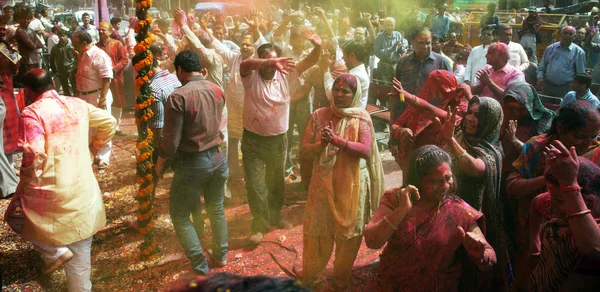 Covered in paint on Holi festival — Stock Photo, Image