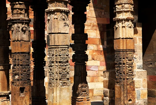 Detalhe arquitetônico abstrato de Qutub (Qutb) Minar, Nova Deli, Índia — Fotografia de Stock