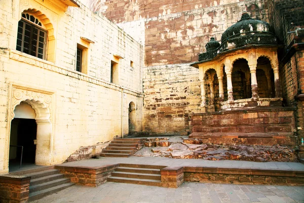 Architektonické detaily v mehrangarh pevnosti v rjasthan, jodhpur, Indie — Stock fotografie