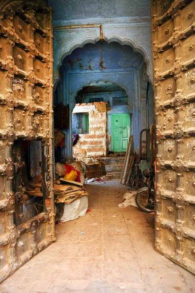 Traditional indian door — Stock Photo, Image