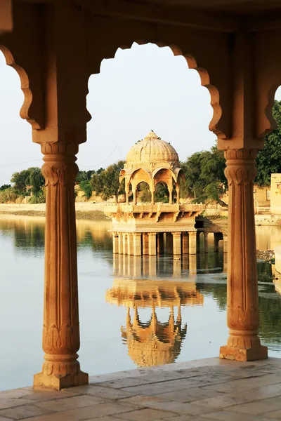 Gadisagar jezioro, jaisalmer, Indie — Zdjęcie stockowe