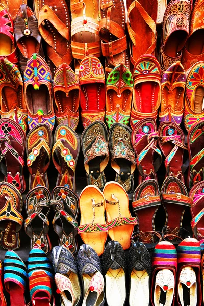 Chinelos tradicionais indianos — Fotografia de Stock