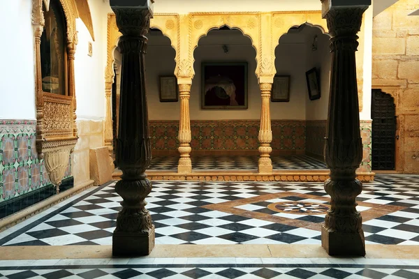 マンディール宮殿、ジャイサル メール、インド、アジアの建築の細部 — ストック写真