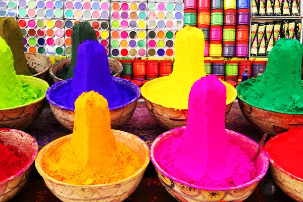 Pós de tika coloridos em um mercado da Índia, Ásia — Fotografia de Stock