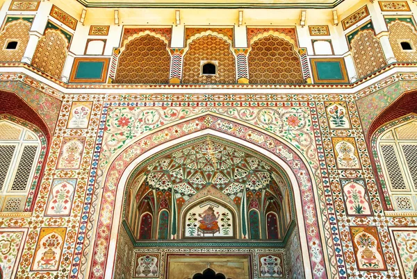 Architectonische details van amber fort in jaipur, rajasthan, india — Stockfoto