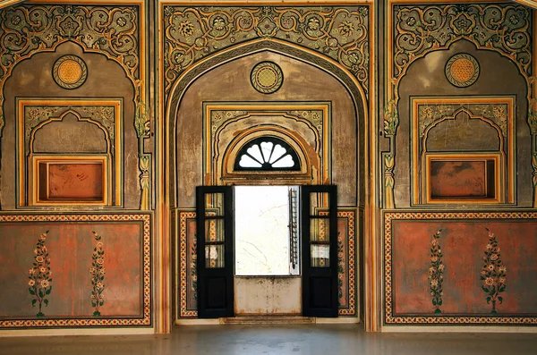 Tradycyjna architektura w nahargarh fort Muzeum, jaipur, Radżastan — Zdjęcie stockowe