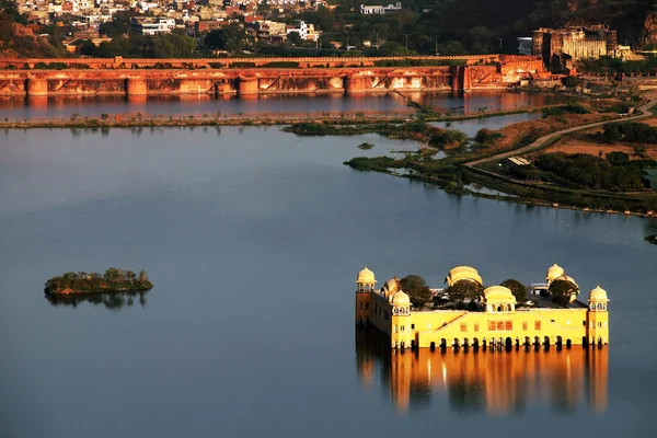 Man Sagar Gölü 'ndeki Su Sarayı (Jal Mahal). Jaipur, Rajasthan, Hindistan. 18. yüzyıl. Saray Dzhal-Mahal — Stok fotoğraf