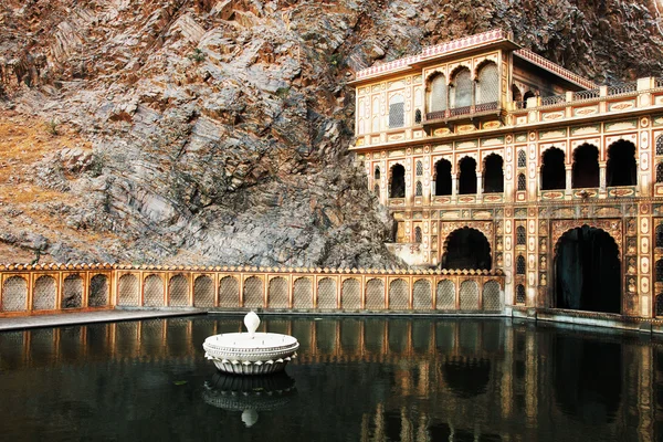 Maymun Tapınağı galwar bagh ayında jaipur, Hindistan — Stok fotoğraf