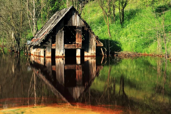 Povahy znečištění měděný důl vykořisťování — Stock fotografie