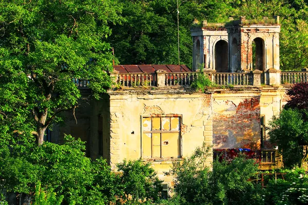 Abandoned mansion — Stock Photo, Image