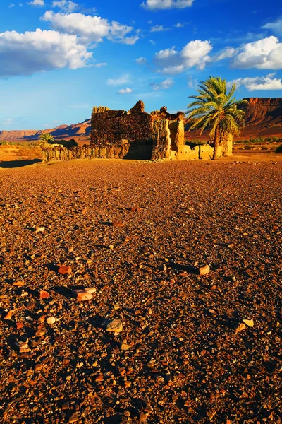 Marokkaanse ruïnes in het Atlasgebergte, Afrika — Stockfoto