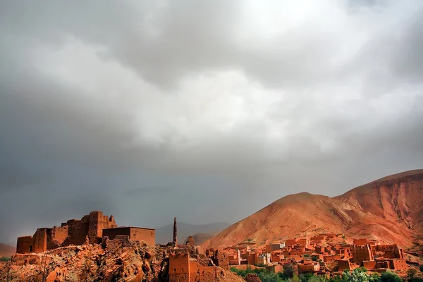 Kasbah marocchina nella valle di Dades, Africa — Foto Stock