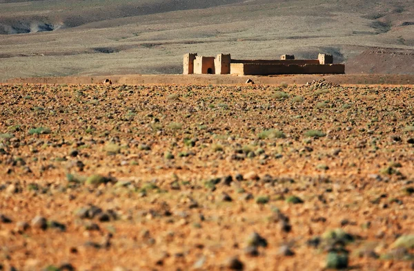 Kasbah marroquí en las montañas del Atlas Medio, Marruecos, África —  Fotos de Stock