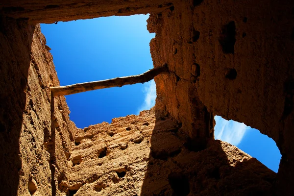 Марокканский Касба в горах Среднего Атласа, Марокко, Африка — стоковое фото