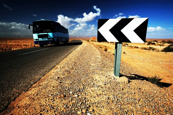 Sahara öknen road — Stockfoto
