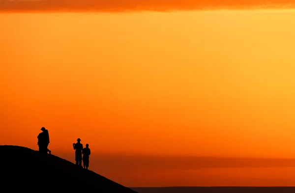 Observación del amanecer en el desierto del Sahara, África — Foto de Stock