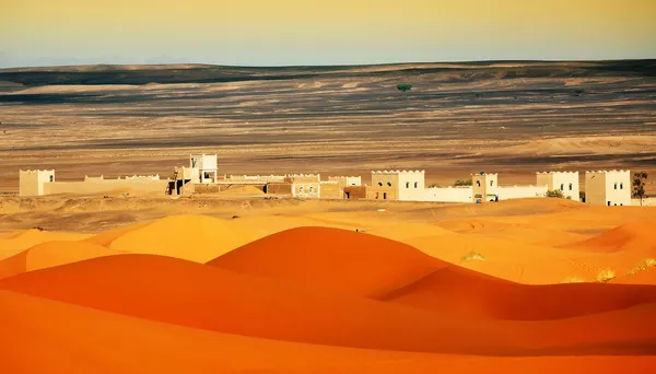 Kasbah i Saharaöknen — Stockfoto
