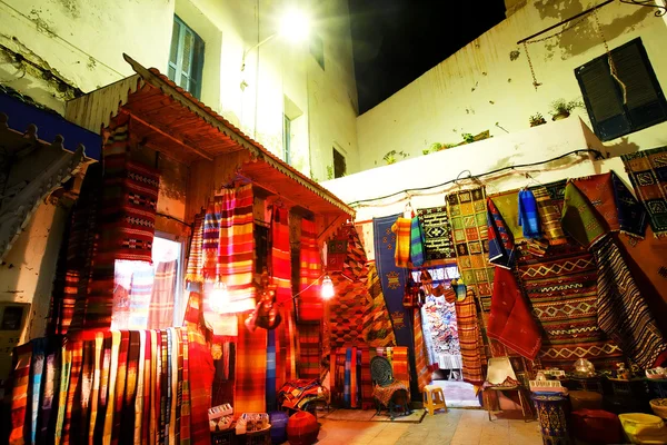 Traditionele Marokkaanse winkels in Essaouira, Afrika — Stockfoto