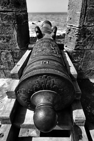 Antiguo cañón en la Fortaleza de Essaouira, Marruecos, África — Foto de Stock