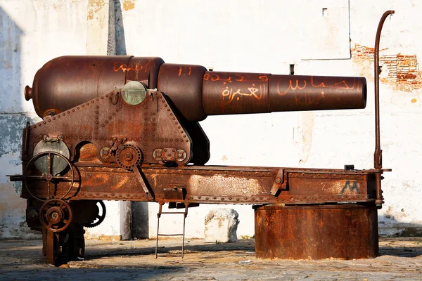 Canon in Tanger vecchia medina, Marocco, Africa — Foto Stock