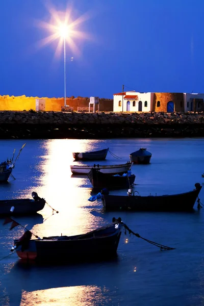 Luz del atardecer en Asilah Harbor, Marruecos, África — Foto de Stock