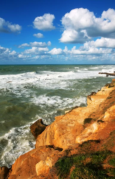 Oceano Atlantico tempestoso in Asilah, Marocco, Africa — Foto Stock
