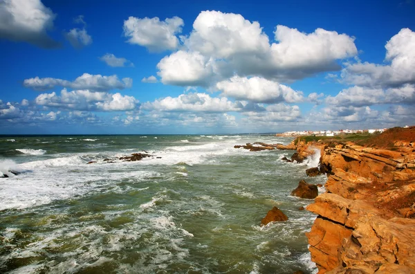 Oceano Atlântico tempestuoso em Asilah, Marrocos, África — Fotografia de Stock