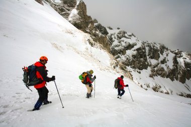 dağlarda trekking kış