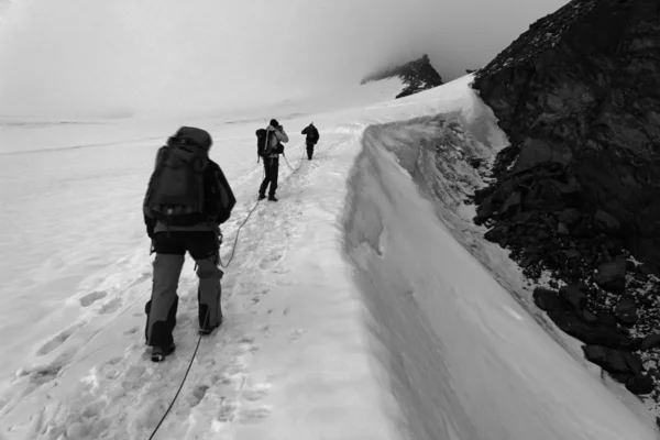 Senderismo de invierno en el glaciar Teischnitz, Austria, Europa — Foto de Stock