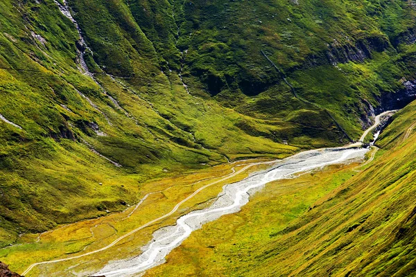 Dalen i de österrikiska Alperna — Stockfoto