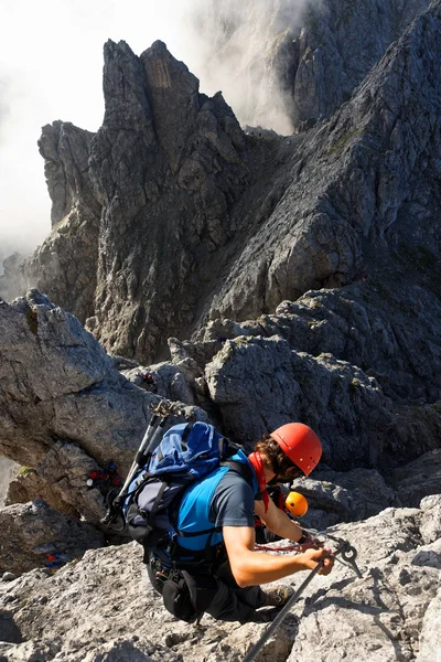 Climbing alpinists on Koenigsjodler route, Austria — Stock Photo, Image