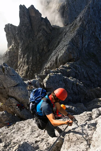 Koenigsjodler 경로, 오스트리아에 등산 alpinists — 스톡 사진