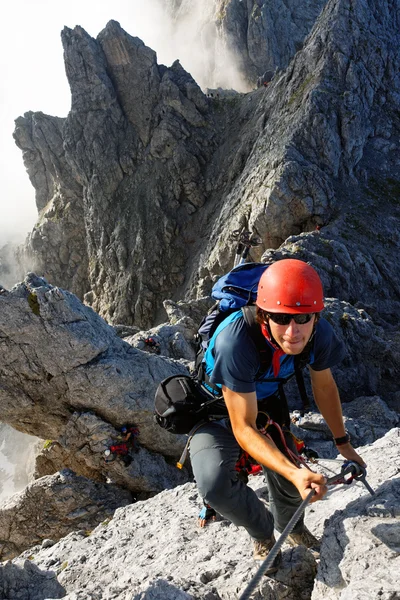 Koenigsjodler 경로, 오스트리아에 등산 alpinists — 스톡 사진