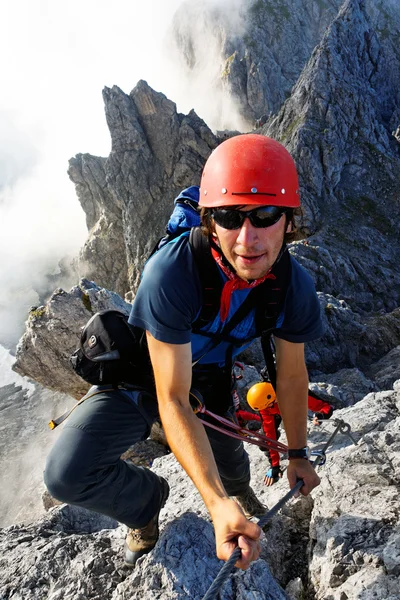 Alpiniste sur la route Koenigsjodler, Autriche — Photo
