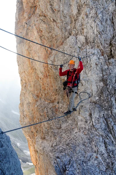 Alpiniste sur la route Koenigsjodler, Autriche — Photo