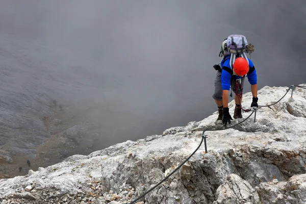 Alpinista escalador en la ruta Koenigsjodler, Austria —  Fotos de Stock