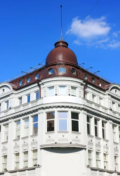 Архитектурные детали в Бухаресте, Румыния, Европа — стоковое фото