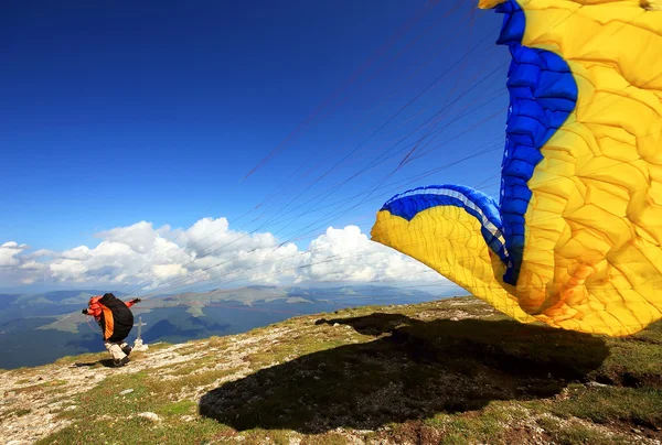 Mountain paragliding — Stock Photo, Image