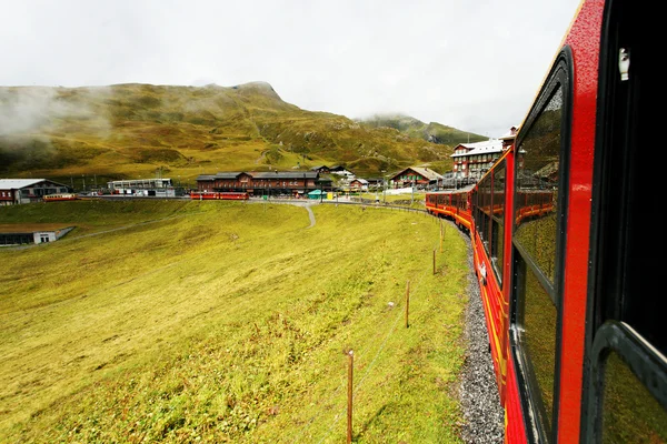 クライネ ・ シャイデック駅、スイスのユングフラウ鉄道 — ストック写真