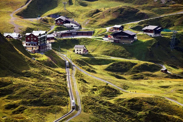 Jungfrau Bahn descending from Kleine Scheidegg, Switzerland — Stock Photo, Image