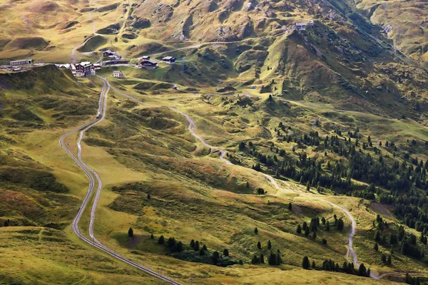 Eisenbahn in den Schweizer Alpen — Stockfoto