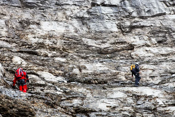 Альпинисты на пик Айгера — стоковое фото