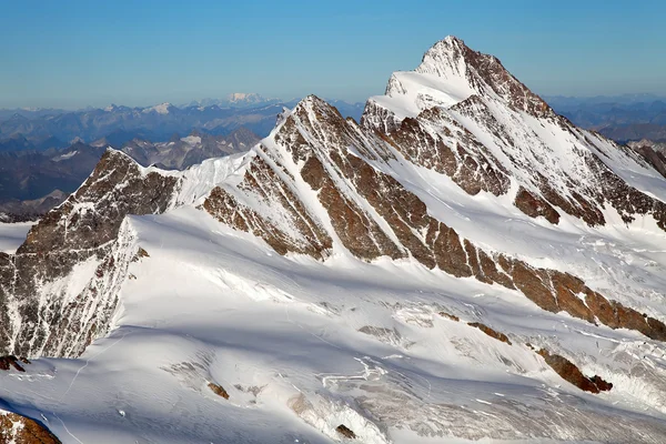 Bergslandskap, berner oberland, Schweiz - Unescos minnesmärken — Stockfoto