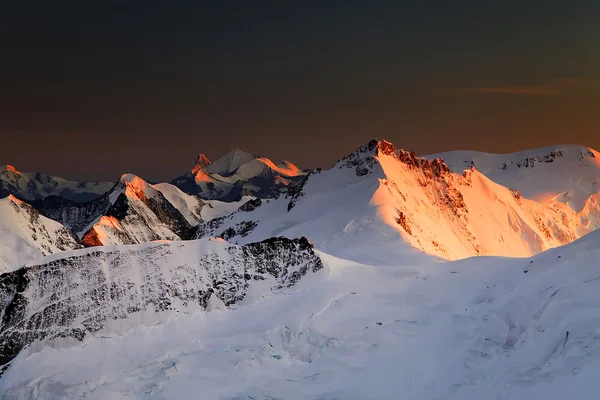 Paisagem montanhosa, Berner Oberland, Suíça - Património da UNESCO — Fotografia de Stock