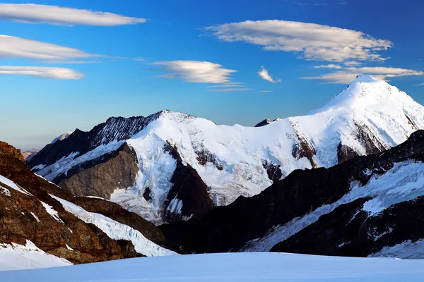 山の風景、バーナー オーバーランド スイス - ユネスコの遺産 — ストック写真