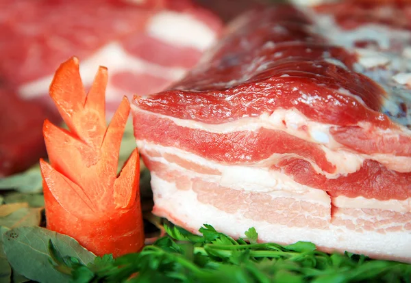 Carne y hortalizas crudas —  Fotos de Stock