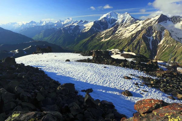 Alpine Landschaft im Kaukasus — Stockfoto