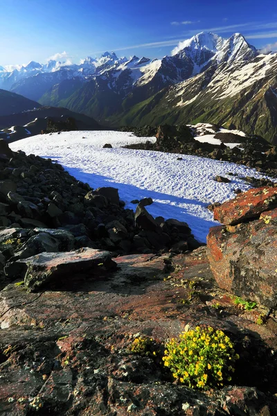 A Kaukázus hegység alpesi táj — Stock Fotó