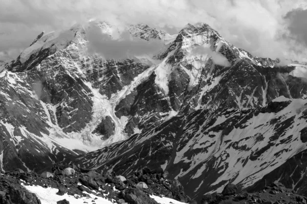 Tempesta nelle montagne del Caucaso — Foto Stock