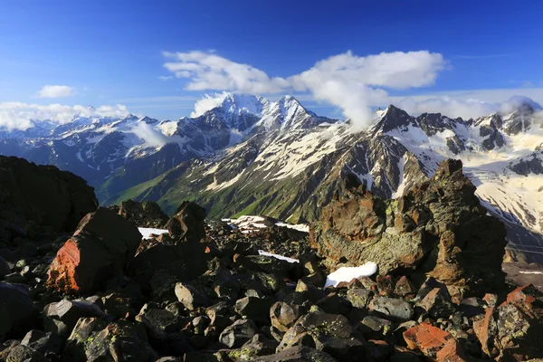 Alpine landschap in de Kaukasus — Stockfoto